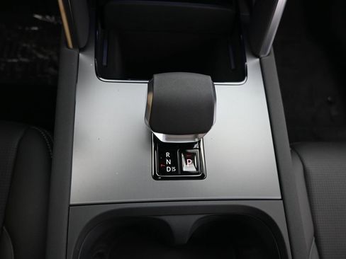 Used 2025 Land Rover Discovery Sport Dynamic SE image 26