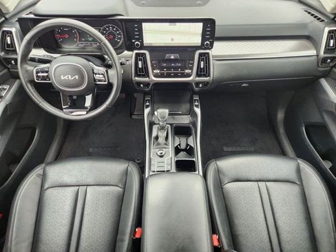 Used 2023 Kia Sorento S image 27