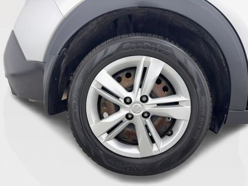 Used 2020 Nissan Kicks S FWD image 45