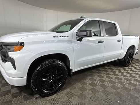 Used 2024 Chevrolet Silverado 1500 Custom w/ Dark Appearance Package AWD/4WD image 6