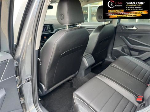 Used 2024 Volkswagen Jetta SE image 20