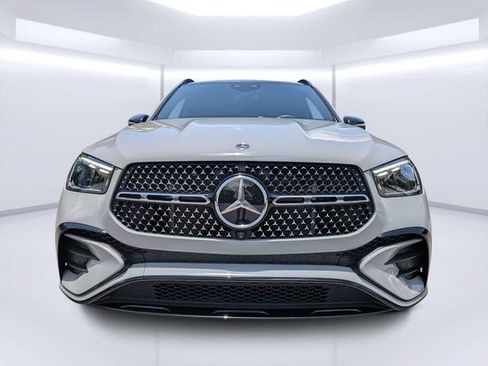Used 2025 Mercedes-Benz GLE 450 4MATIC w/ AMG Line Exterior image 8