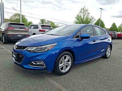 Used 2017 Chevrolet Cruze LT w/ RS Package FWD image 3