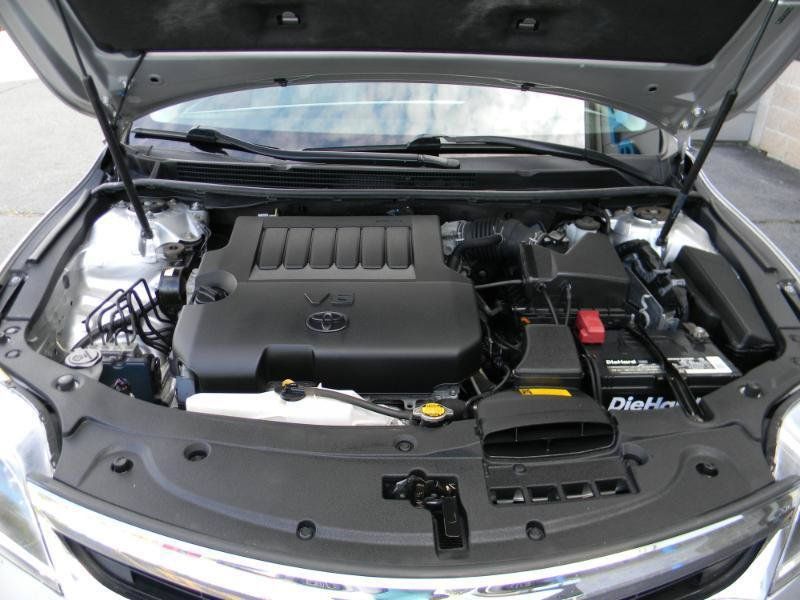 Used 2013 Toyota Avalon Limited FWD image 24
