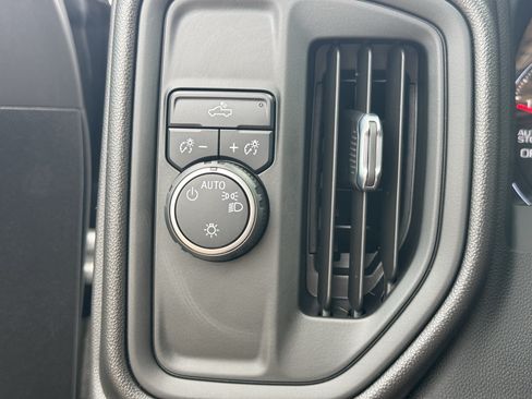 Used 2022 Chevrolet Silverado 1500 Custom RWD image 21