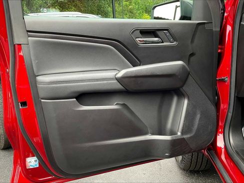 Used 2024 Chevrolet Colorado LT w/ LT Convenience Package image 22
