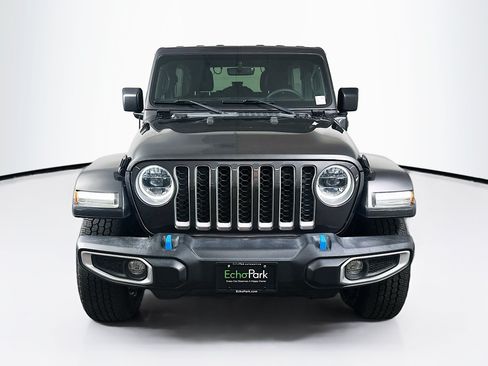 Used 2023 Jeep Wrangler Unlimited Sahara AWD/4WD image 2