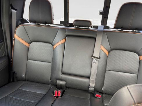Used 2023 GMC Canyon AT4 w/ AT4 Premium Package AWD/4WD image 14