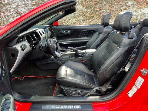 Used 2016 Ford Mustang Premium image 8