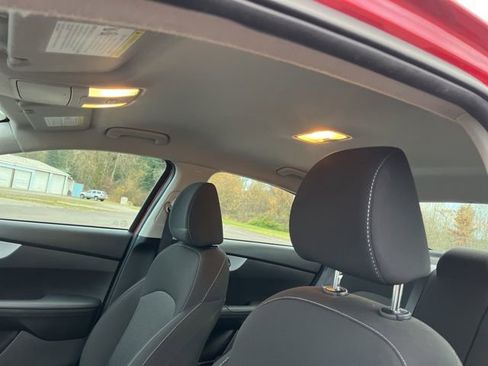 Used 2023 Kia Forte LXS image 13