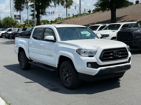 Used 2022 Toyota Tacoma SR5 w/ Technology Package RWD image 7