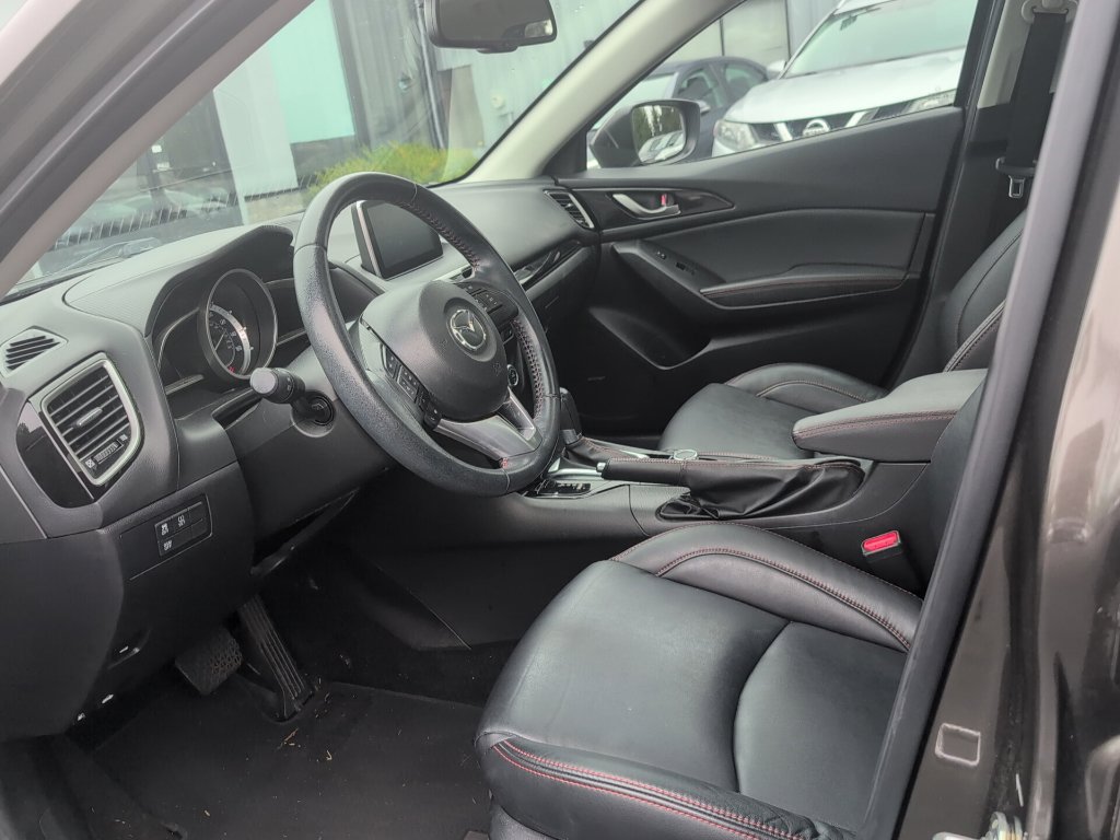 Used 2016 MAZDA MAZDA3 i Grand Touring FWD image 9