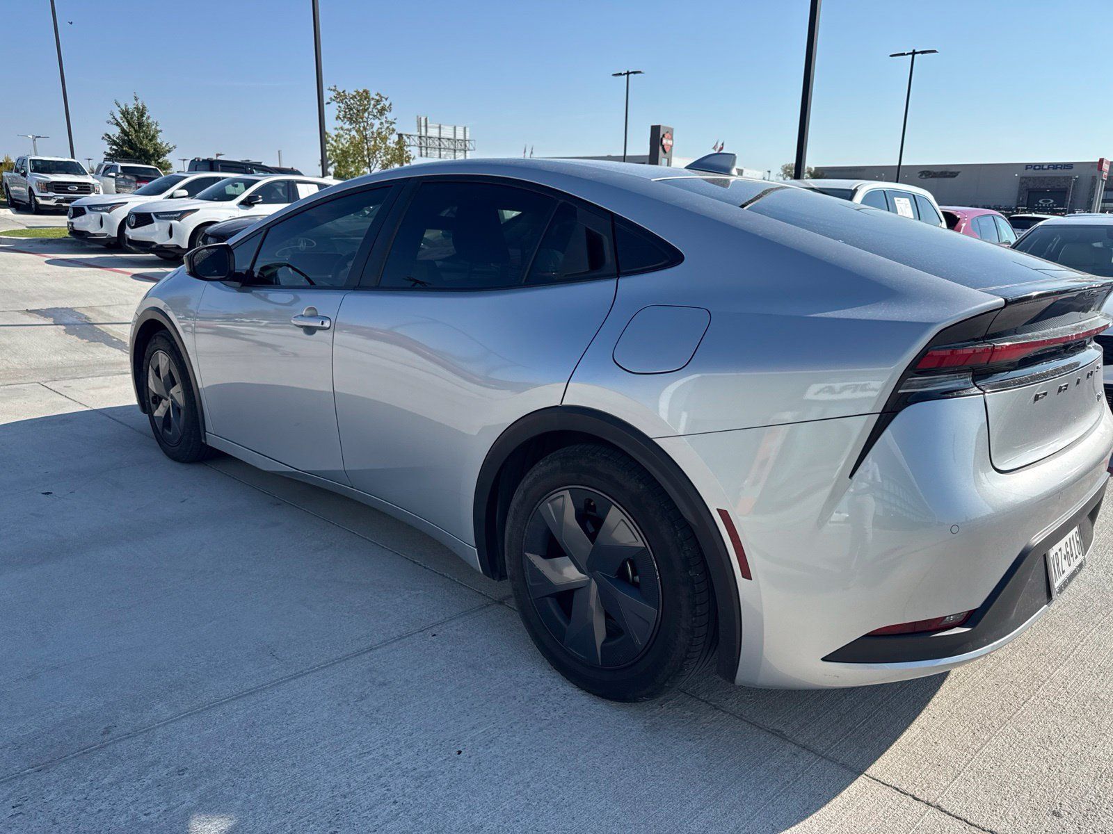 Used 2024 Toyota Prius LE FWD image 5