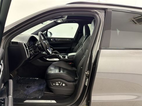Used 2020 Porsche Cayenne Turbo S AWD/4WD image 5