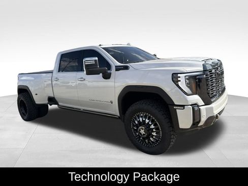 Used 2024 GMC Sierra 3500 Denali Ultimate AWD/4WD image 2