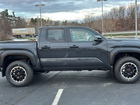 New 2026 Toyota Tacoma TRD Off-Road w/ TRD Off Road Upgrade Package image 32