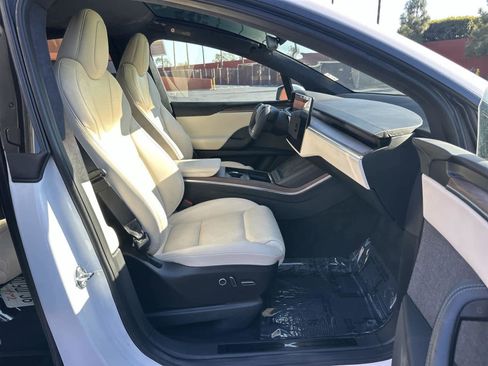 Used 2022 Tesla Model X image 14