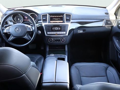 Used 2016 Mercedes-Benz GL 550 4MATIC image 16