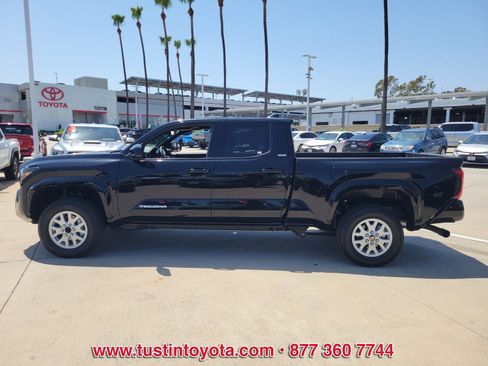 Used 2025 Toyota Tacoma SR5 RWD image 7