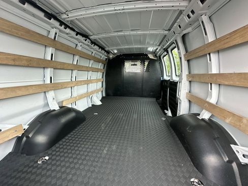 Used 2023 Chevrolet Express 2500 w/ Driver Convenience Package image 23