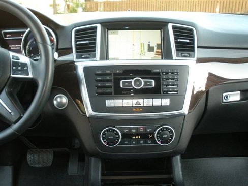 Used 2015 Mercedes-Benz ML 350 4MATIC image 33