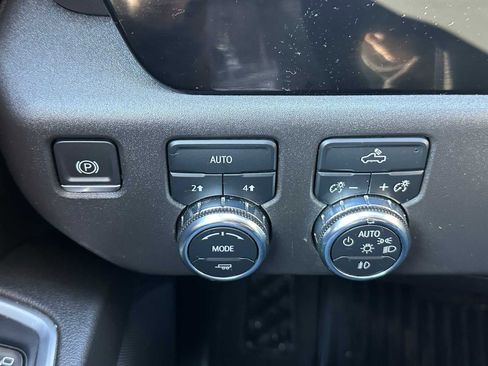 Used 2022 GMC Sierra 1500 Elevation image 32