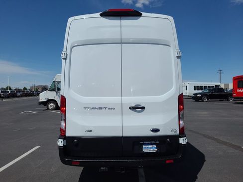 Used 2025 Ford Transit 250 148 High Roof Extended AWD image 4