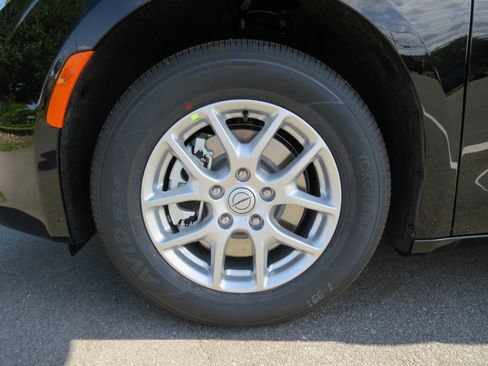 New 2025 Chrysler Voyager LX image 12