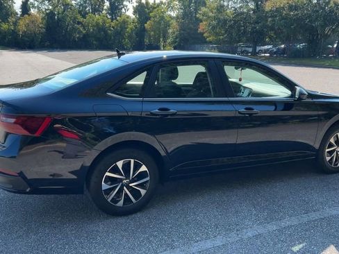 Used 2024 Volkswagen Jetta S image 4