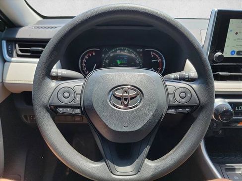 Used 2025 Toyota RAV4 XLE w/ Convenience Package FWD image 17