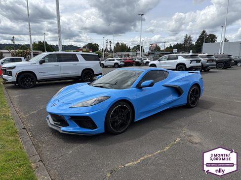 Used 2021 Chevrolet Corvette Stingray Coupe w/ Z51 Performance Package RWD image 1