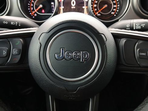 Used 2023 Jeep Gladiator Overland AWD/4WD image 5