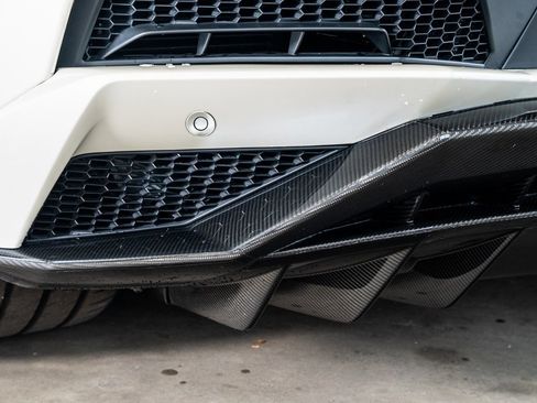Used 2017 Lamborghini Aventador S image 30