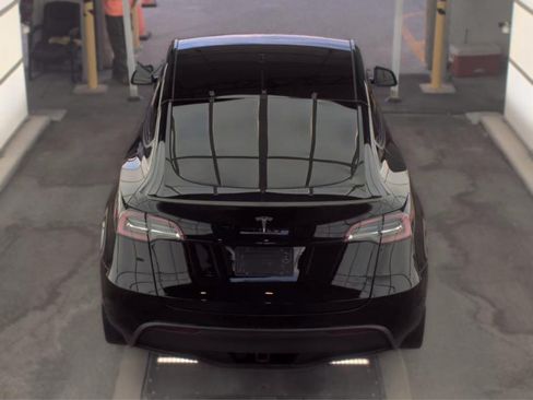 Used 2023 Tesla Model Y Performance AWD/4WD image 7