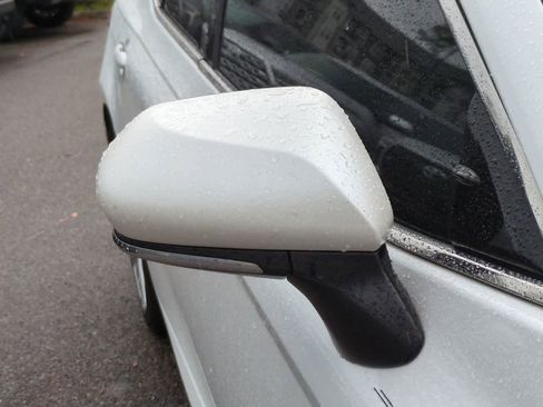 Used 2018 Toyota Camry XLE image 12