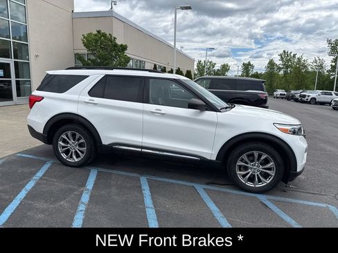 Used 2021 Ford Explorer XLT w/ Equipment Group 202A AWD/4WD image 5
