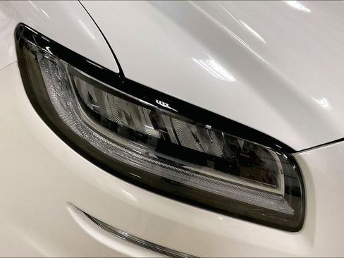 Used 2020 Lincoln Nautilus Reserve image 27