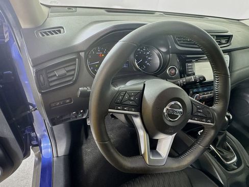 Used 2018 Nissan Rogue SV FWD image 11