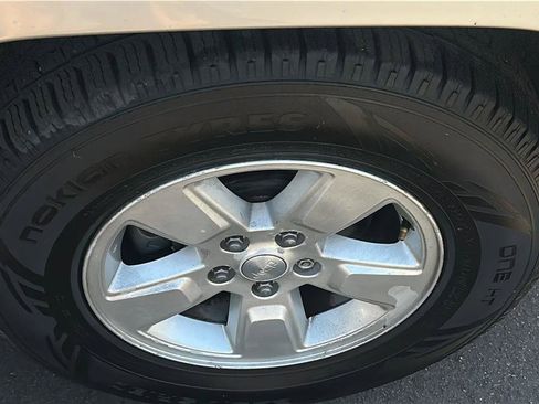 Used 2011 Jeep Liberty Sport w/ Popular Equipment Group AWD/4WD image 15
