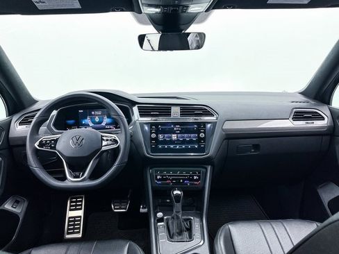 Used 2022 Volkswagen Tiguan SE R-Line image 27