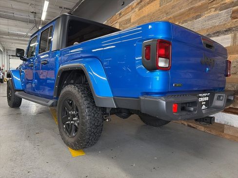 Used 2021 Jeep Gladiator Sport image 23