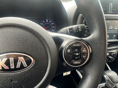 Used 2020 Kia Soul S FWD image 21