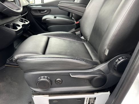 Used 2025 Mercedes-Benz Sprinter 2500 image 12