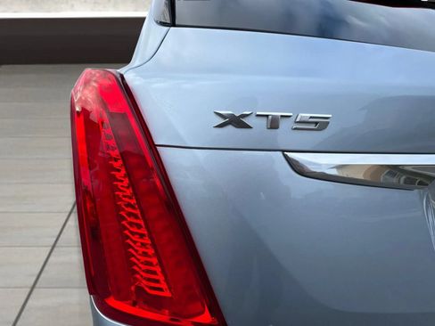 Used 2017 Cadillac XT5 Luxury w/ Driver Awareness Package AWD/4WD image 59