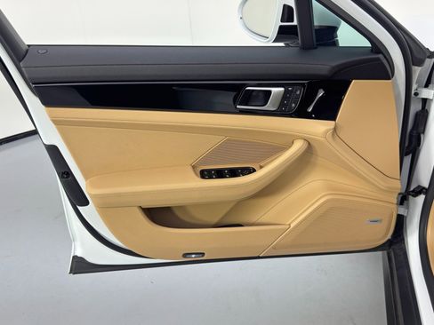 Used 2023 Porsche Panamera 4 image 44