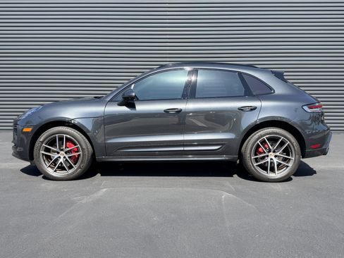 Certified 2023 Porsche Macan S AWD/4WD image 2