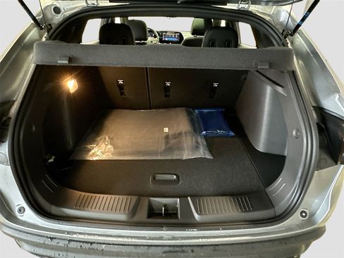 New 2026 Chevrolet Trax RS w/ Sunroof Package image 28