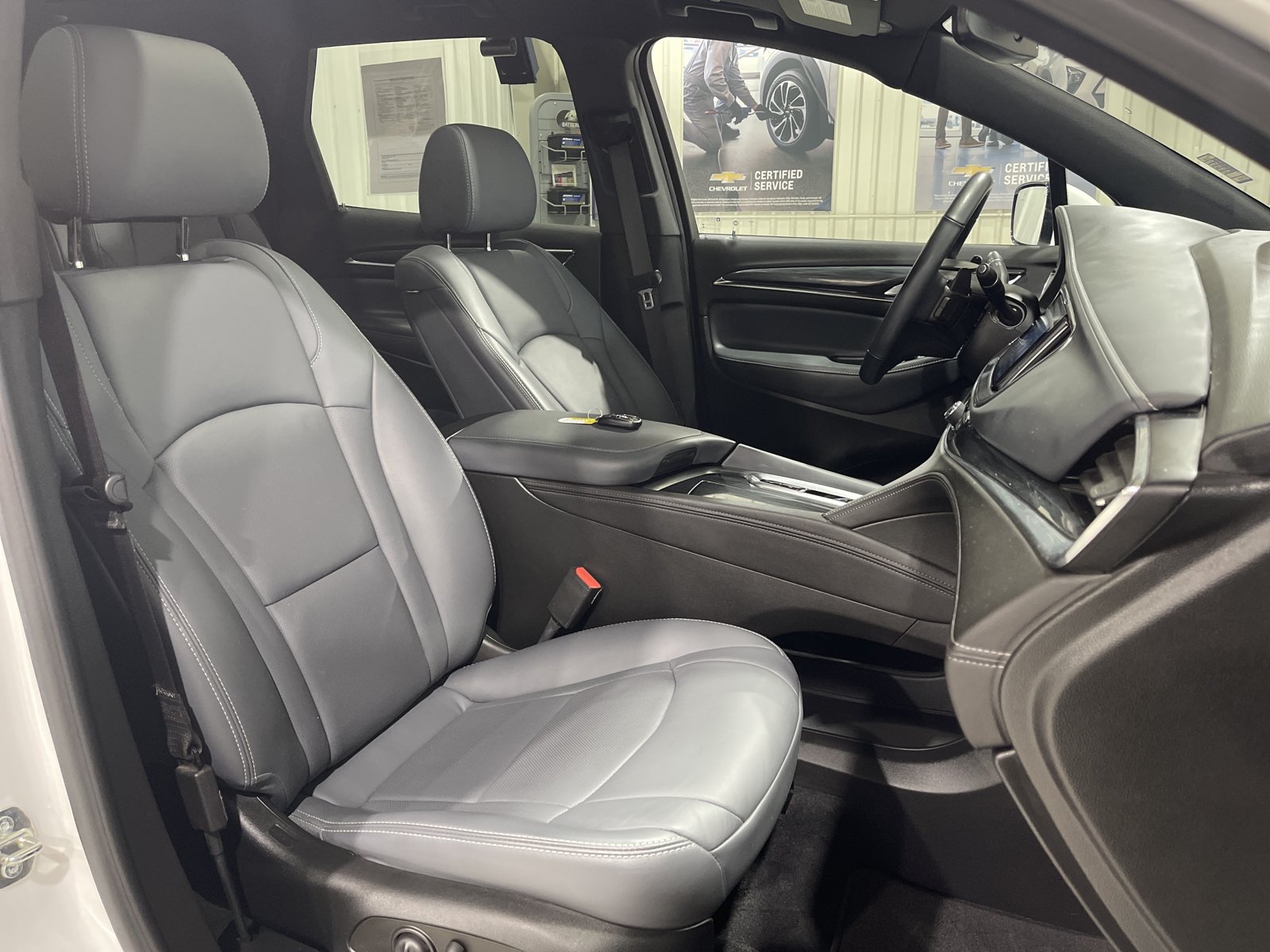 Used 2023 Buick Enclave Essence w/ Experience Buick Package AWD/4WD image 18