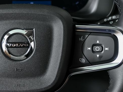 New 2026 Volvo XC40 B5 Core w/ Climate Package image 10