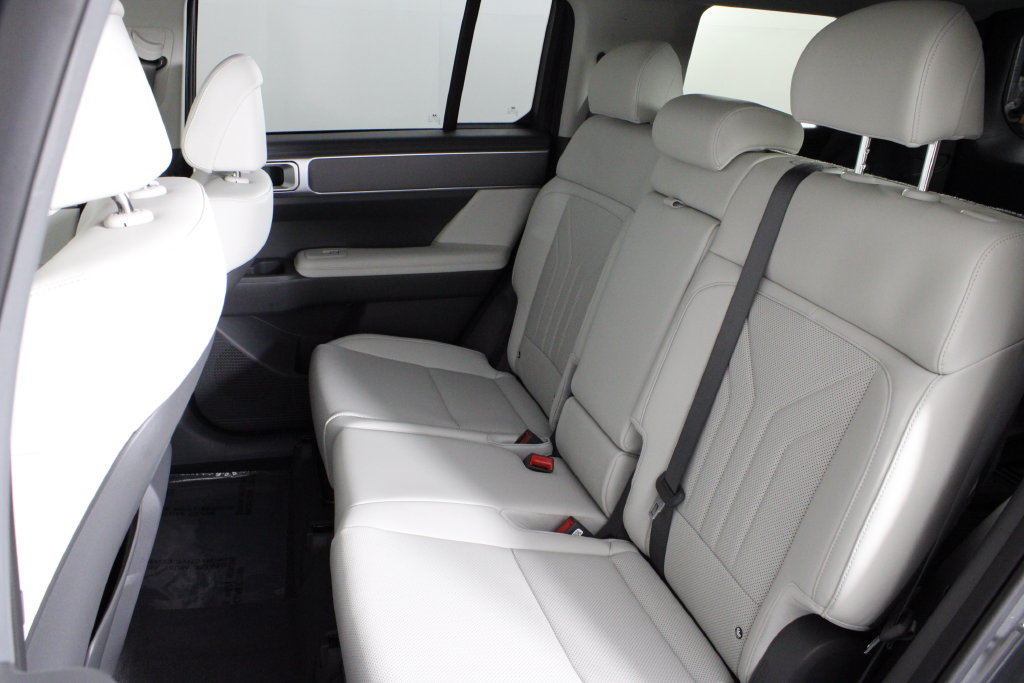 Certified 2027 Hyundai Santa Fe SEL FWD image 23